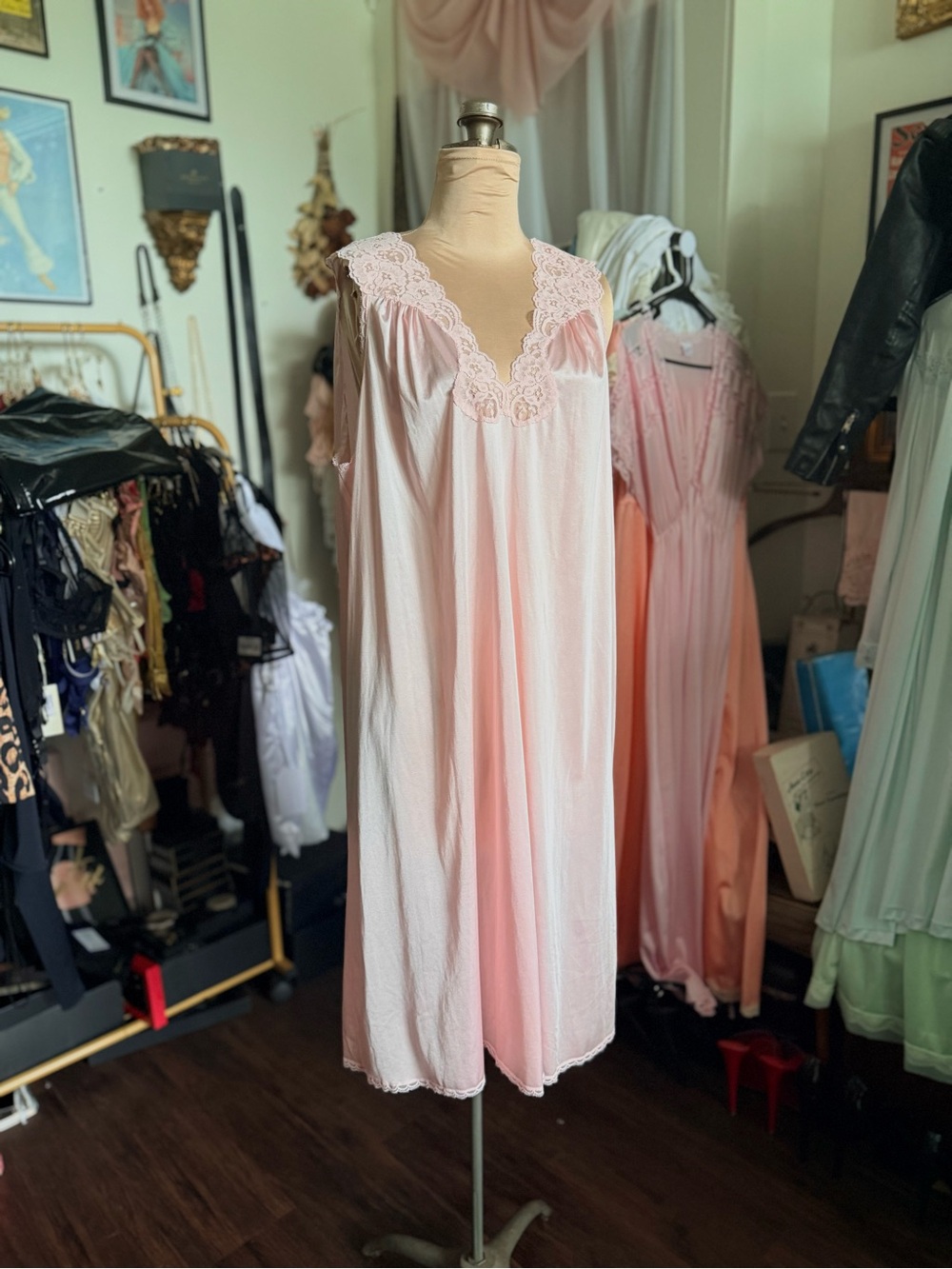 Vintage 1960’s Pink Large Women's Lace-Trim Nightgown